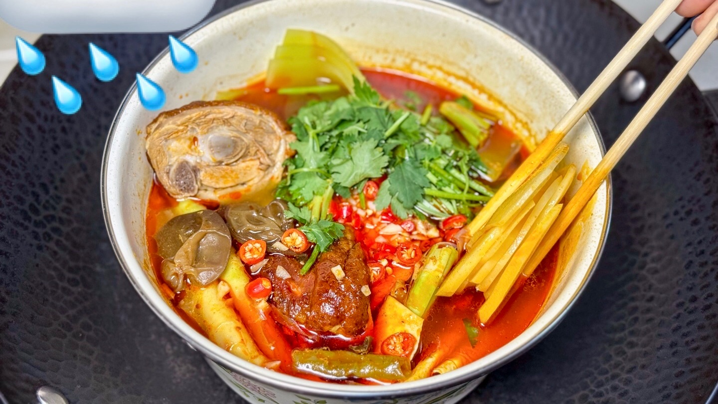 ⛈️雨天在家，用螺蛳粉冒烤鸭