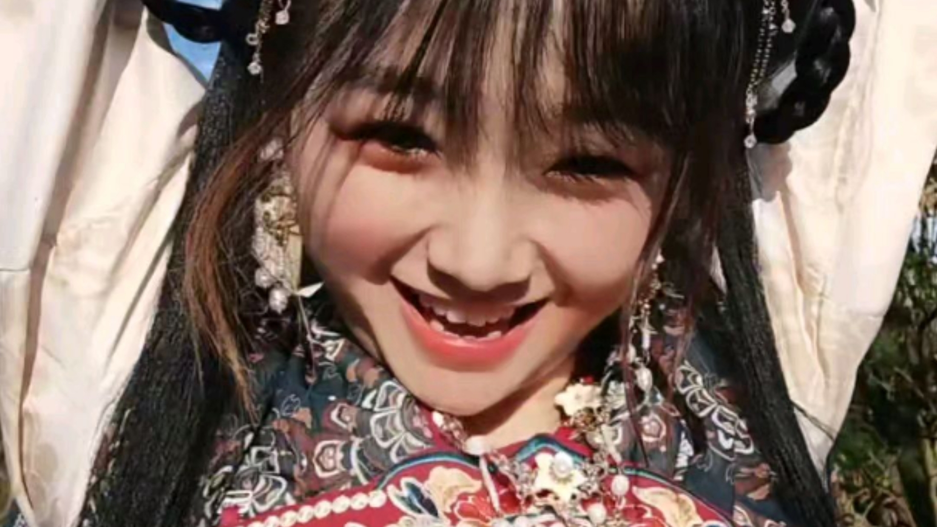重生归来，巧府嫡女，到处逃。