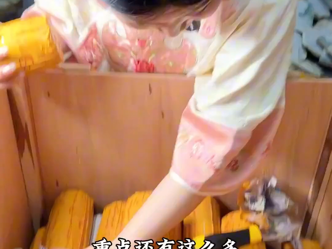 开两个亿翡翠大盲盒，给姐妹们圆梦！#翡翠 #翡翠手镯 #珠宝首饰