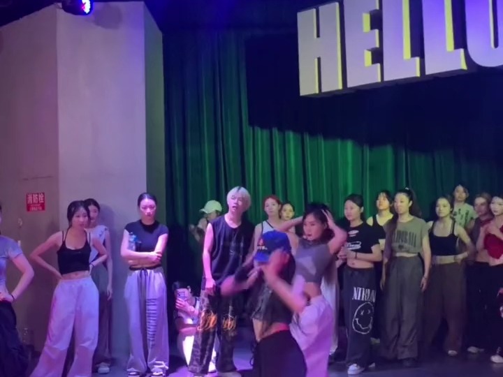哈哈哈哈 谢谢你们的祝福 真的太开心啦