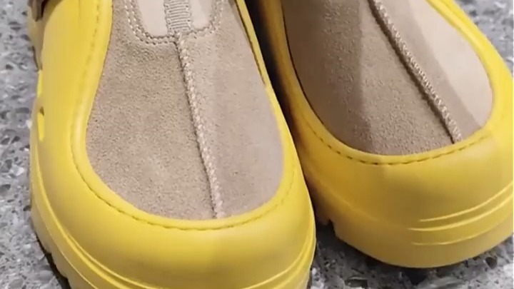 【早秋穿搭】UGG休闲鞋 为经典设计注入抢眼配色
