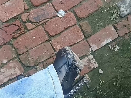 男人穿高跟鞋喇叭裤