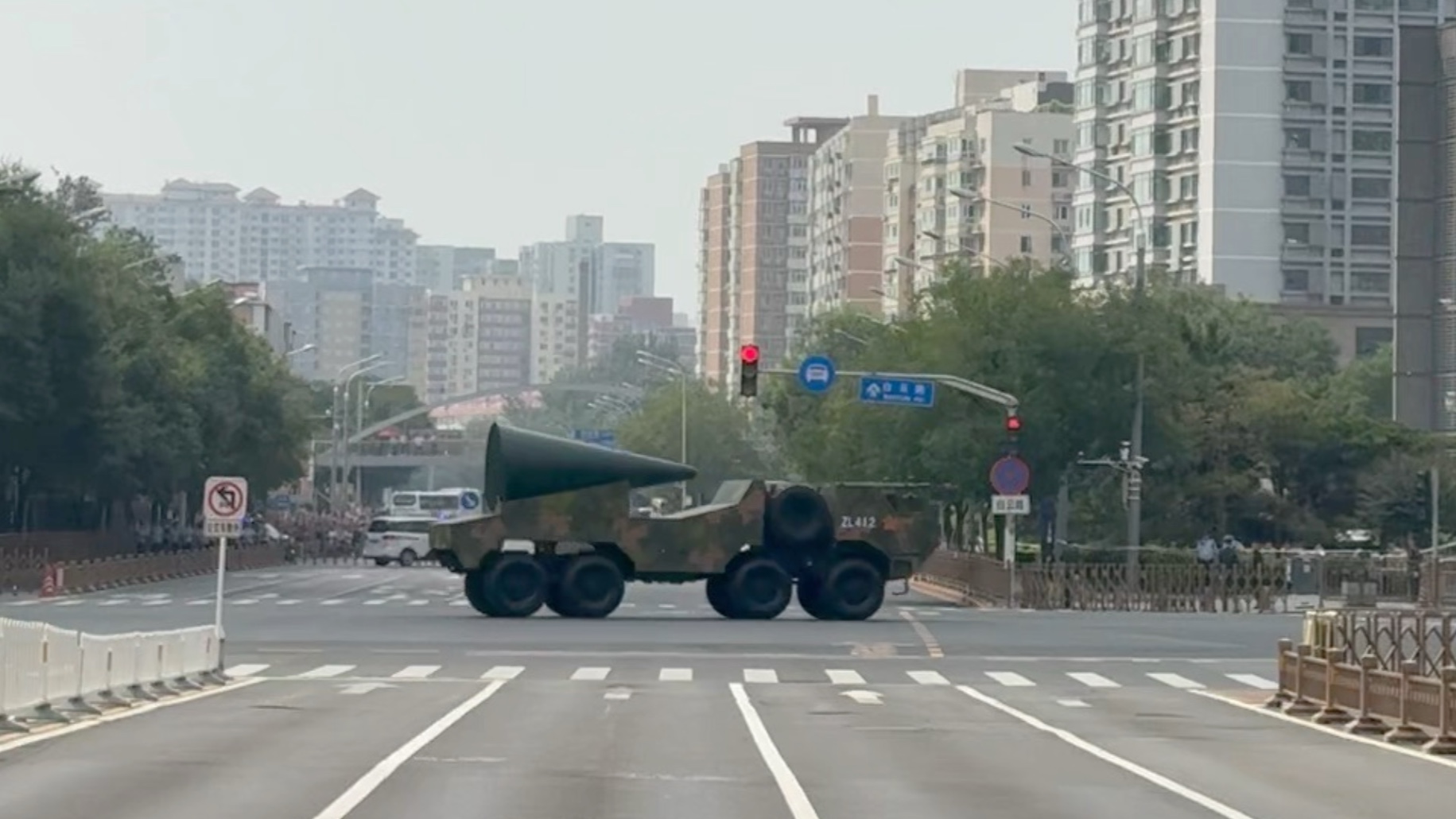大阅兵直击现场，核弹头压轴出场