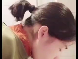 孕妈刚吃完饭就恶心吐了