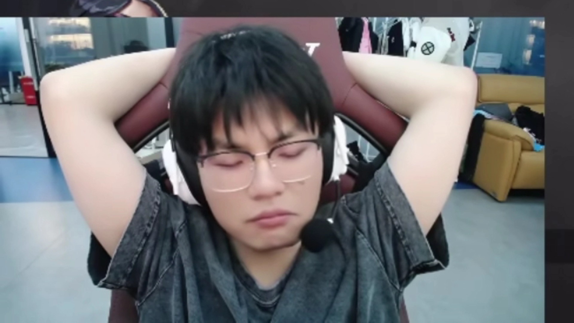 【whzy】王昊哲哭哭卖萌十分钟纯享 猫叫狗叫应有尽有 释放你