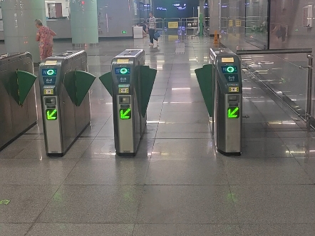 武汉你(∩ᄑ_ᄑ)⊃━