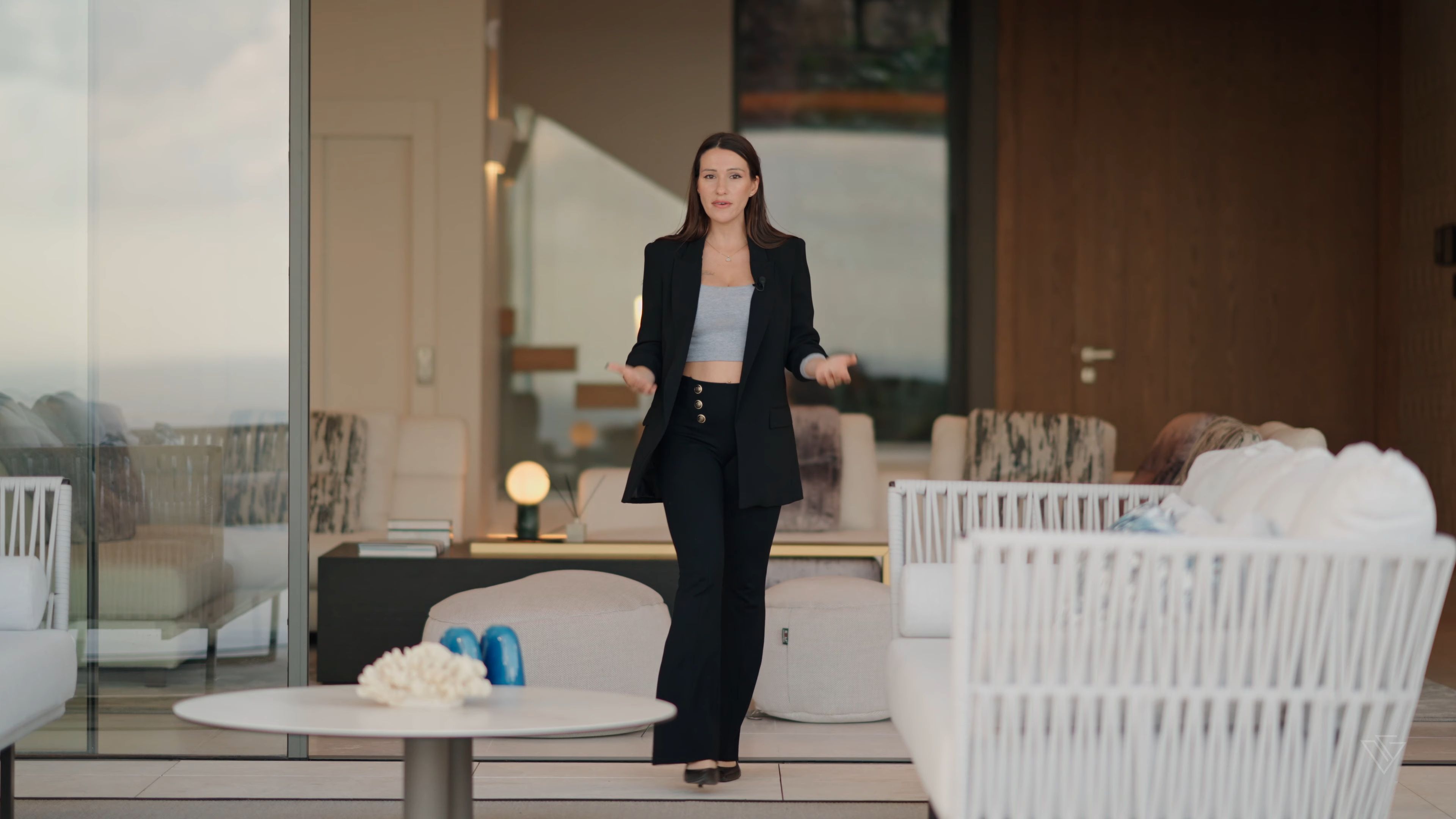 【Viktoria Gorska】参观西班牙马贝拉价值650万欧元的超现代