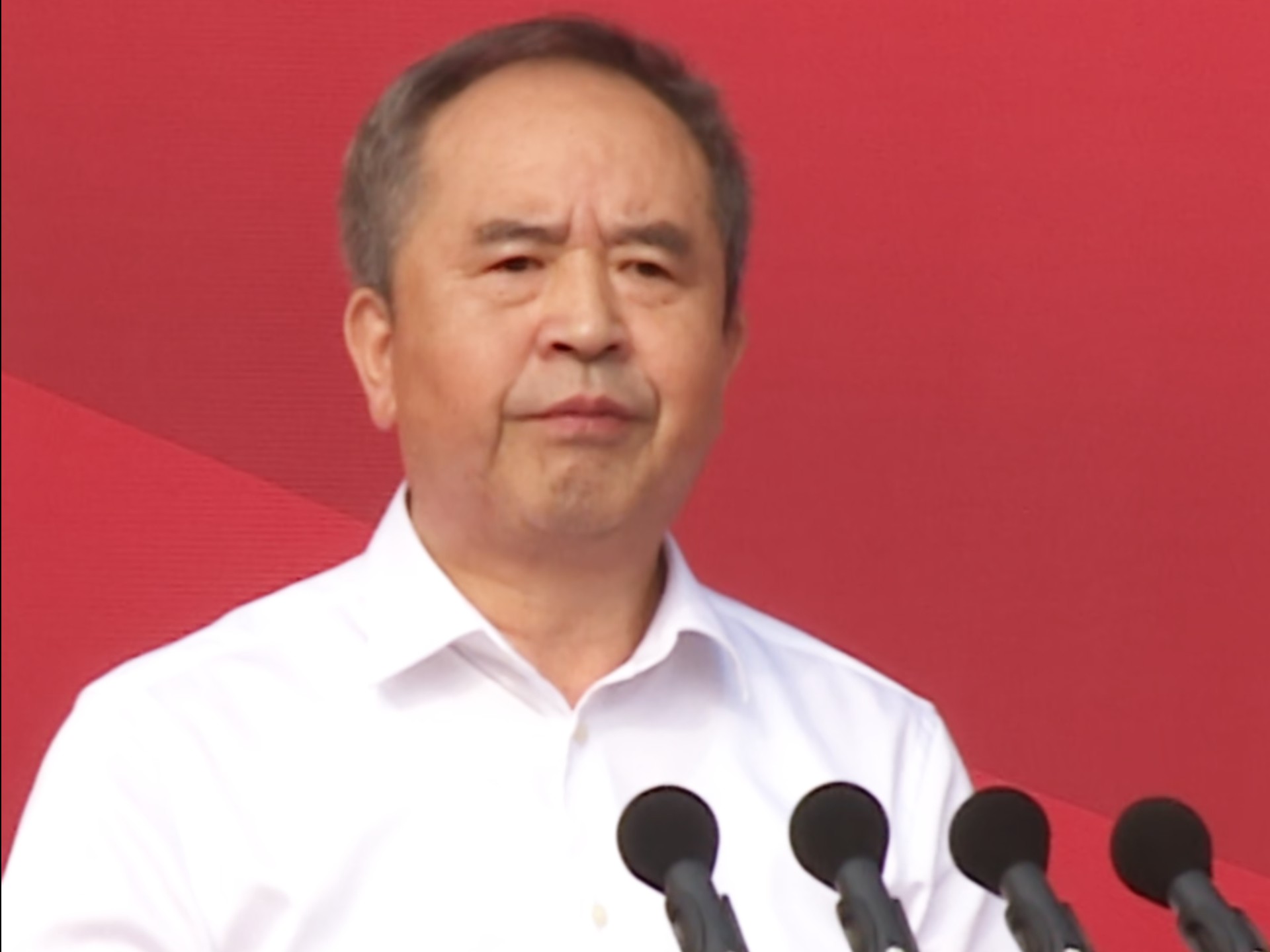 大工2025级新生开学典礼上，校长贾振元致辞：以爱国情怀立心，以强