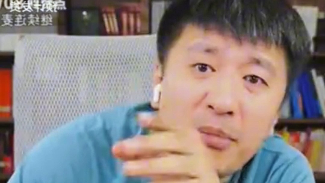 张雪峰抄私立口腔大夫老底！吹什么牛逼！把你毕业证挂墙上我看看