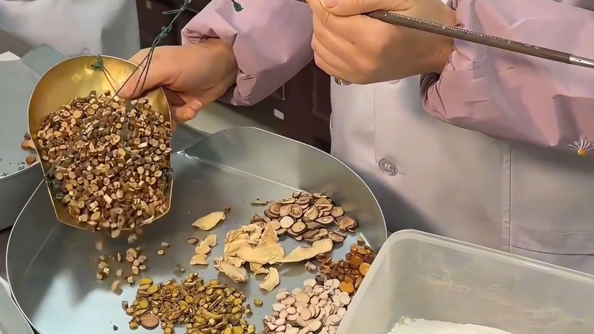 怪不得中药的名字都取的这么优雅，怕你知道真相后喝不下！
