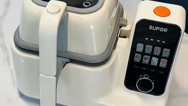 苏泊尔炒菜机器人 外观设计漂亮，尺寸大小合适