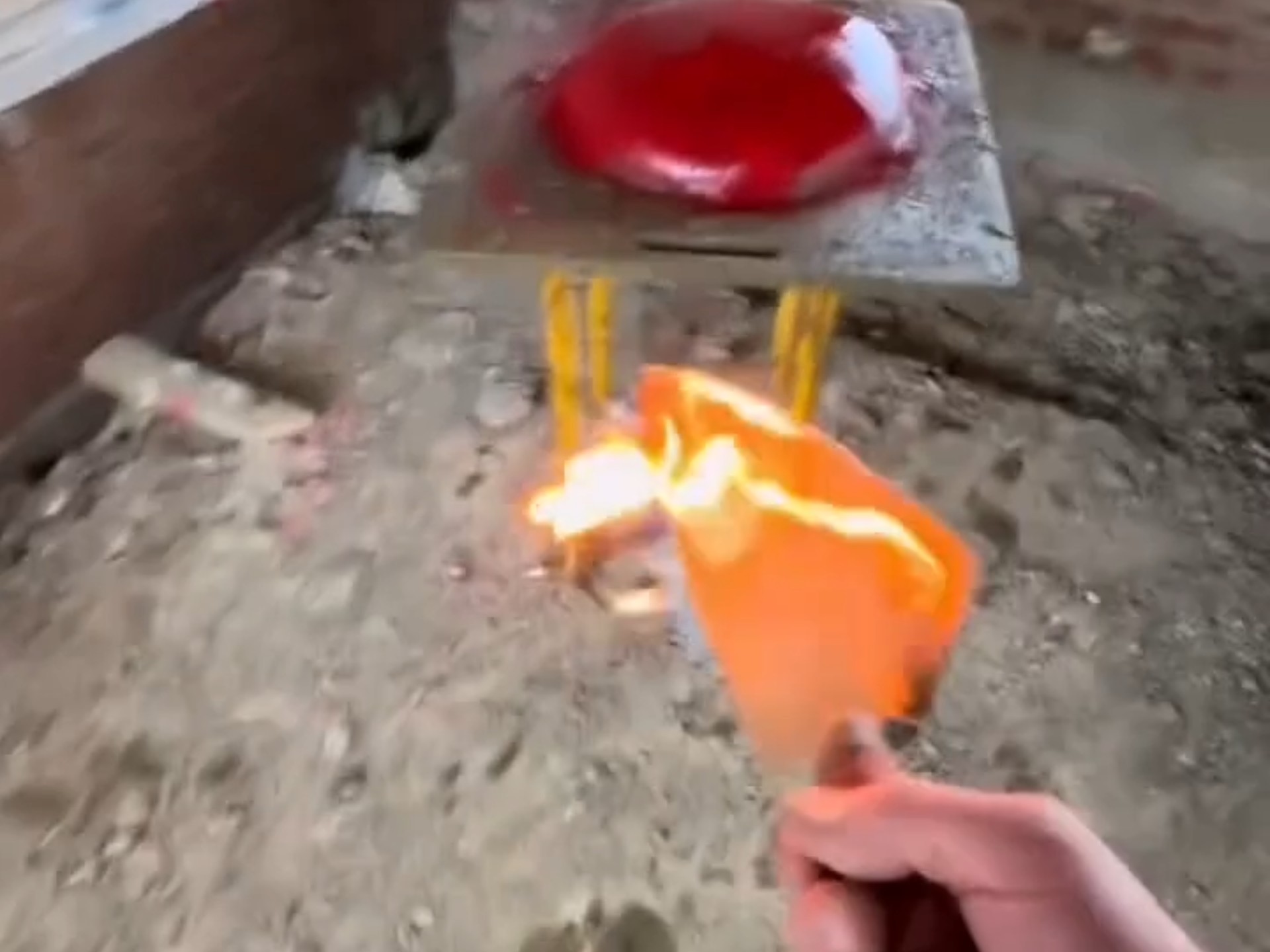 国外大叔因制作了独特的砂浆蛋糕火了起来！ #有趣 #奇闻趣事 #