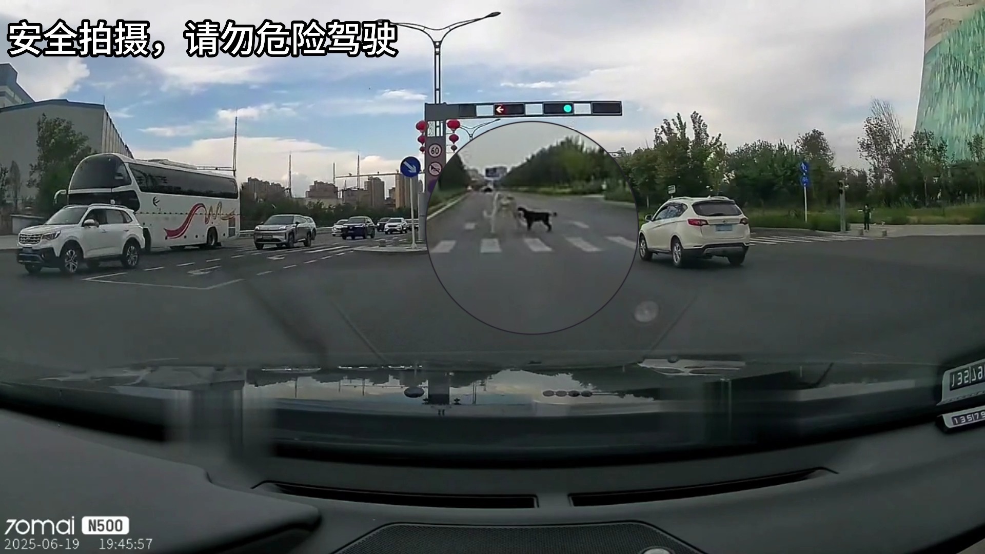 拍到奇葩操作现场，这操作太疯狂