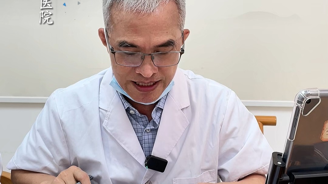 从小脾胃不好 调理两周脾胃好转 调整方子把咽炎也治好