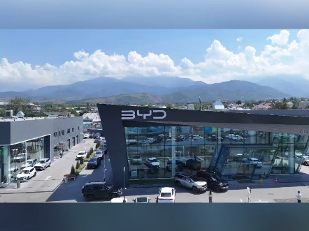 豹友探访乌兹别克斯坦比亚迪工厂！从引进来到走出去，这骄傲藏不