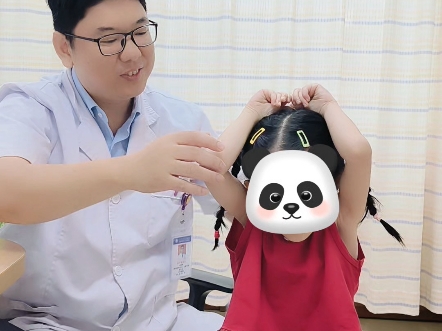 上尺桡关节融合孩子双手不能向上，海南妈妈独自带孩子赴广州看