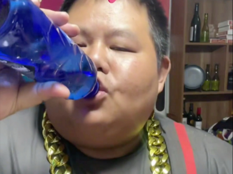 味真族，出手及巅峰