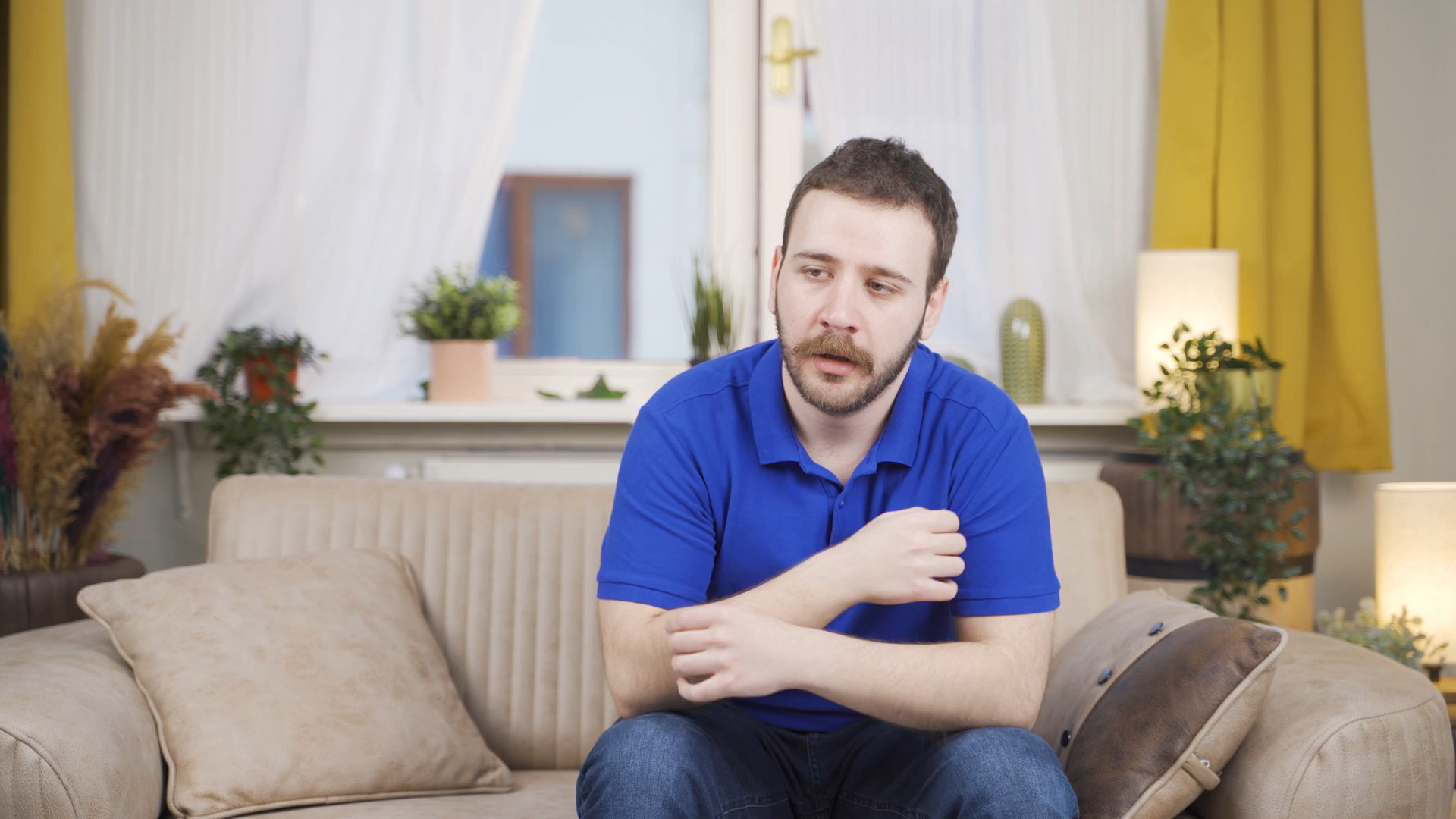 孤独又悲伤的男性05