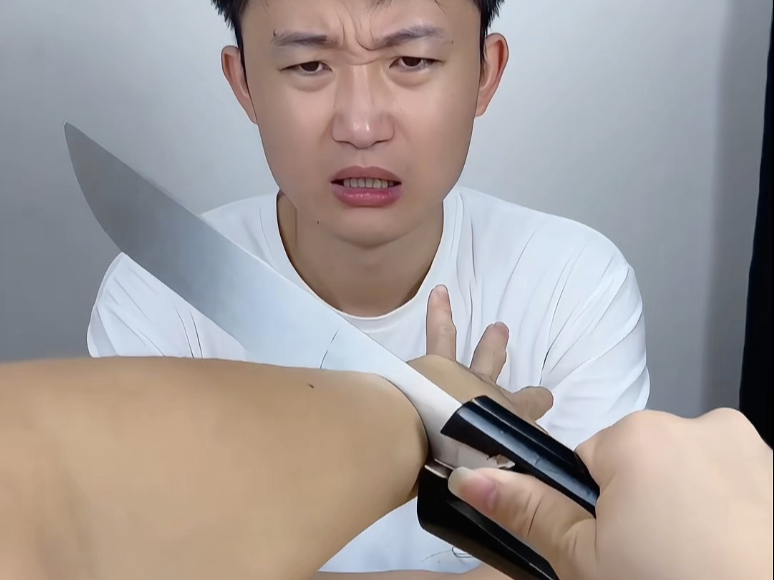 这招看完真神奇，兄弟惊呆了。