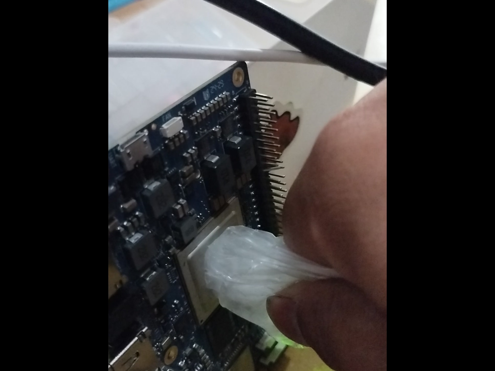 华为AIpro芯片开发板香橙派功耗，冰都融化了