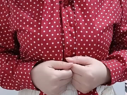 衣服蝴蝶结系法分享给大家学习