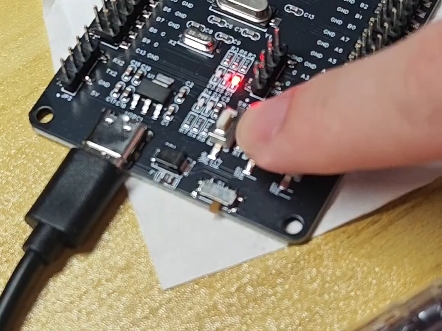 stm32入门——点灯大师 轮询按键和中断按键