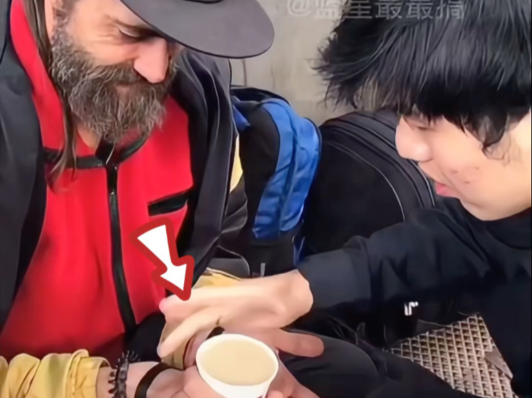 揭秘咖啡变钱骗局，这招绝了。