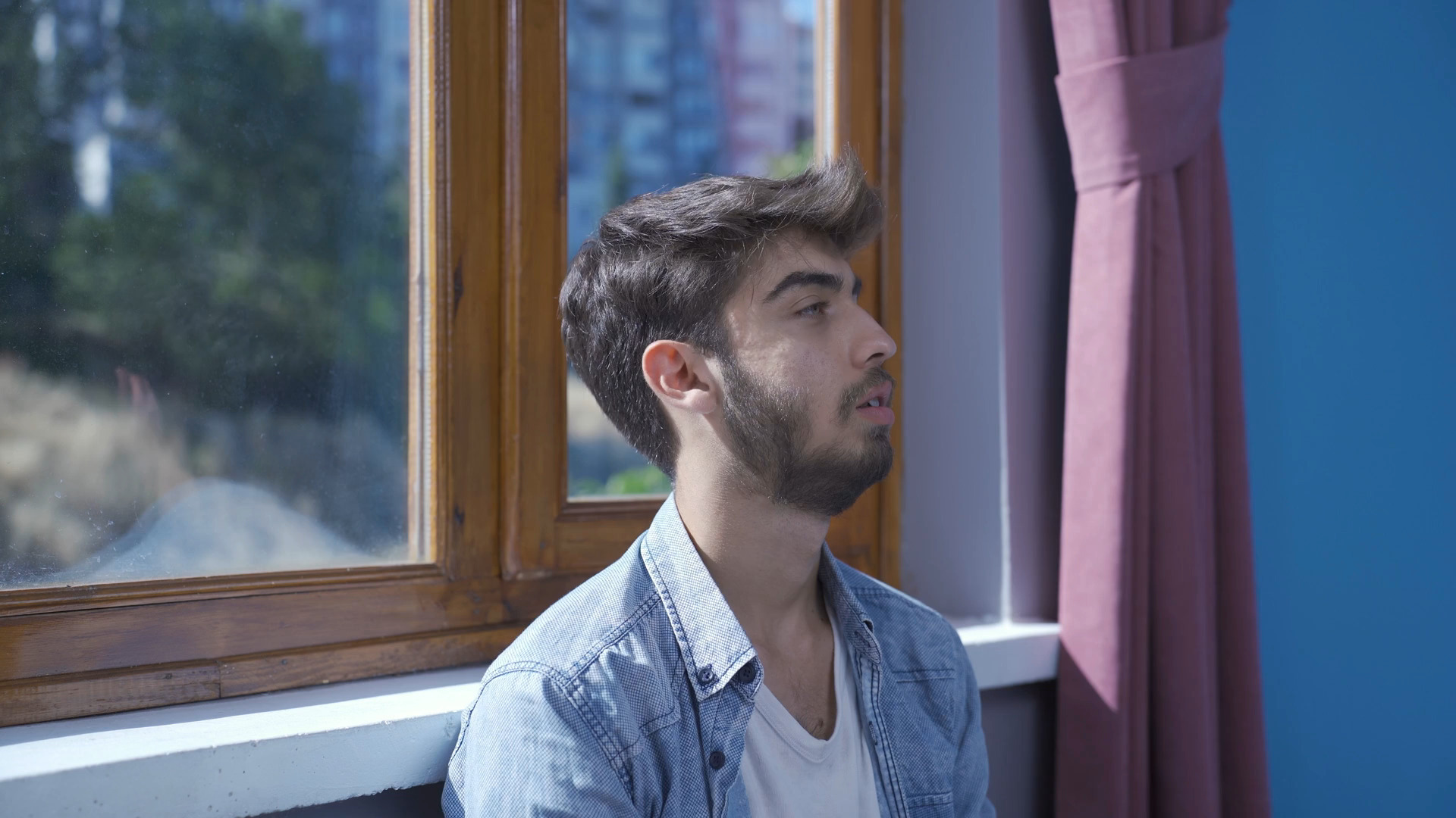 孤独又悲伤的男性03