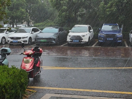 生活是一直实现的理想，不是随波逐流