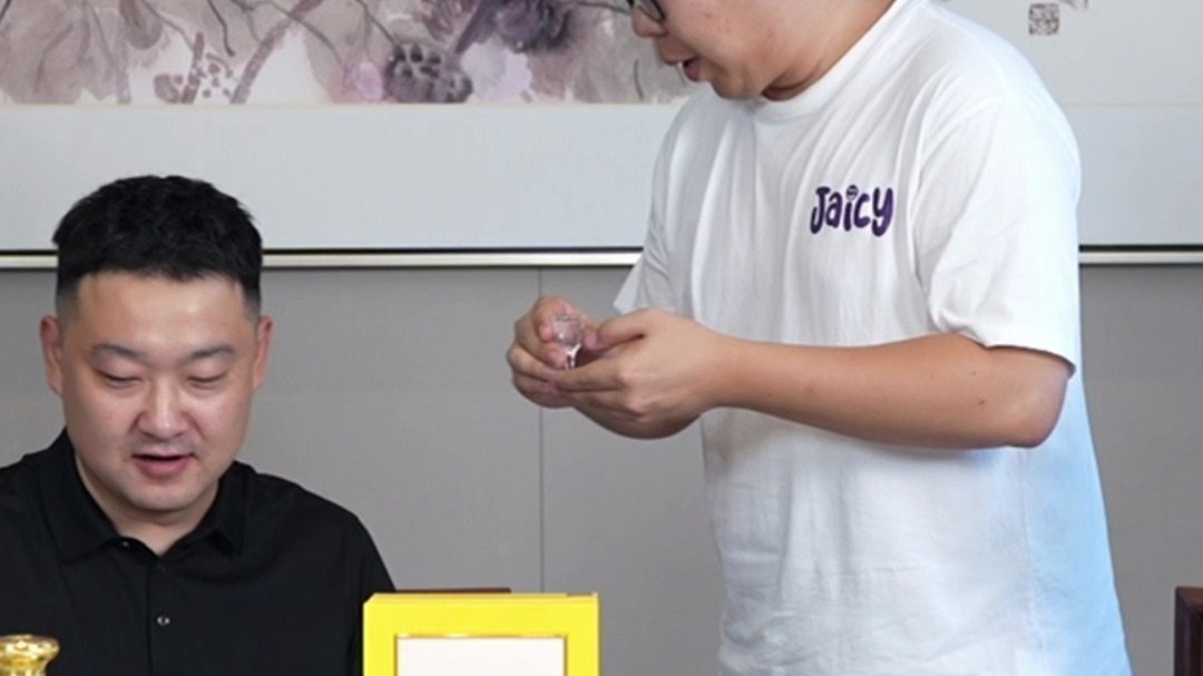 敬酒时会犯的四种错误