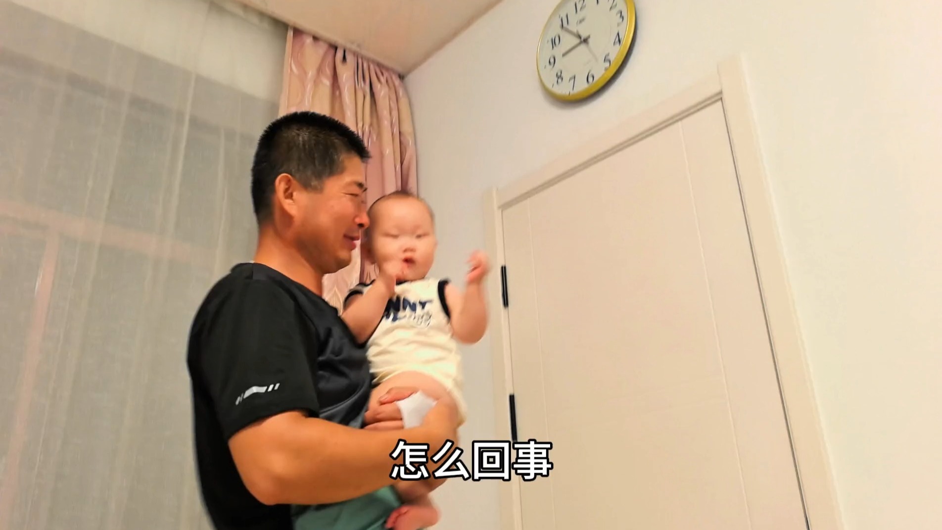 小遥的腿到底咋回事儿？小宝晚上找妈妈真搞笑，叫干啥就干啥听话