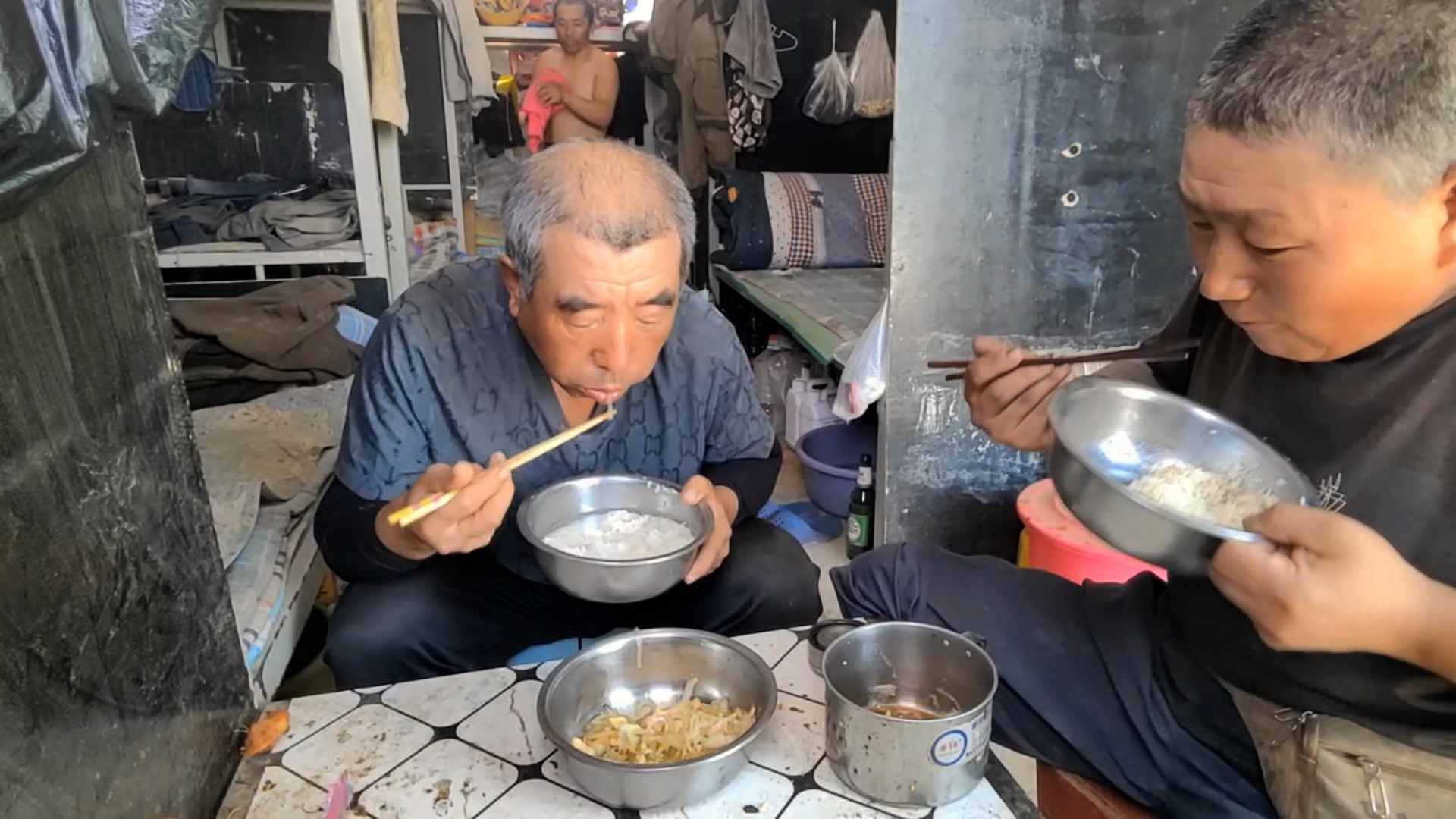 不要去羡慕别人，知足才能常乐。