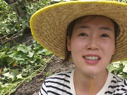 不管你在外面混的好与坏，回家都得下地干活