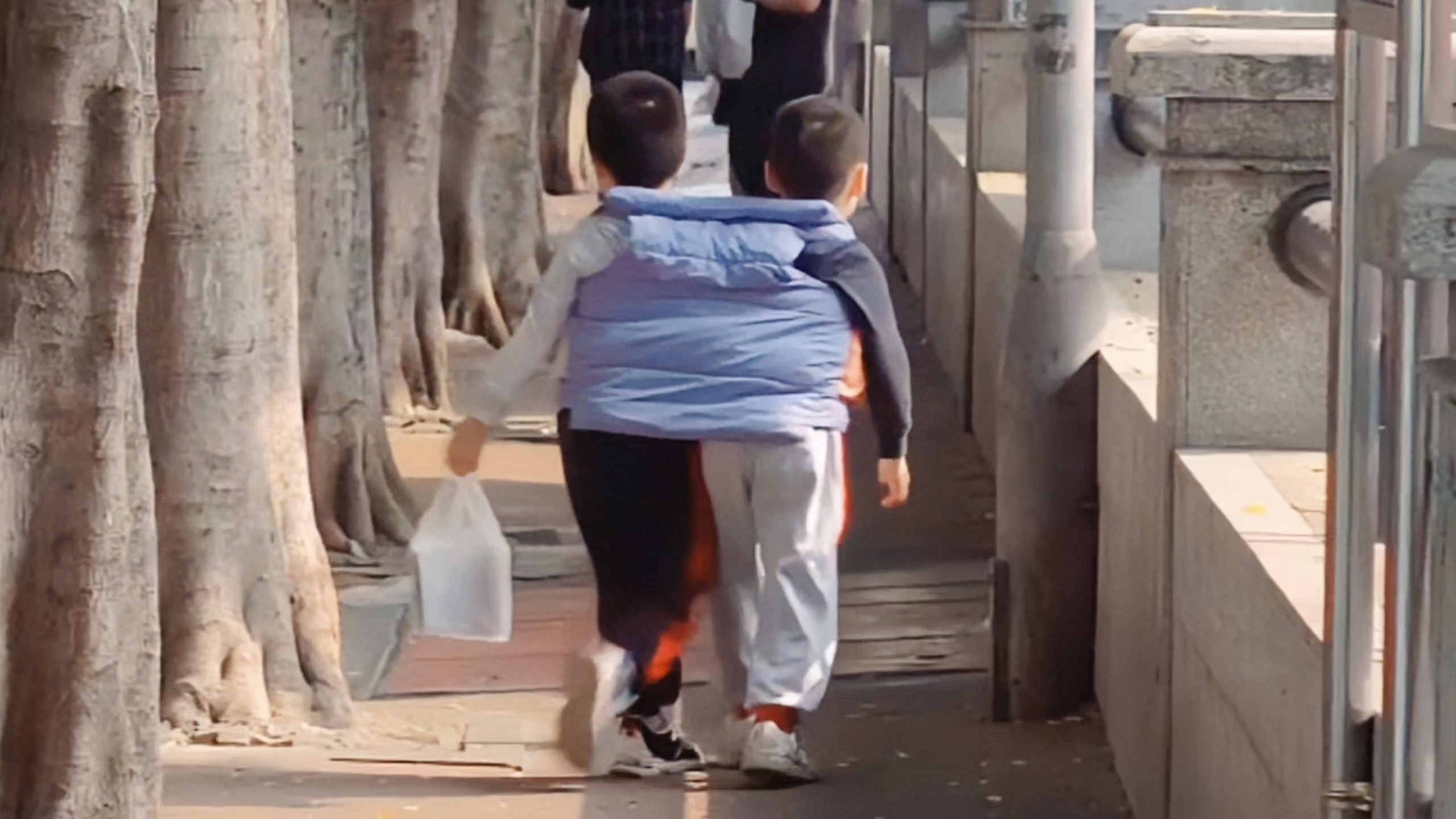 “原来我们穷极一生追求的东西，一开始就拥有了~”