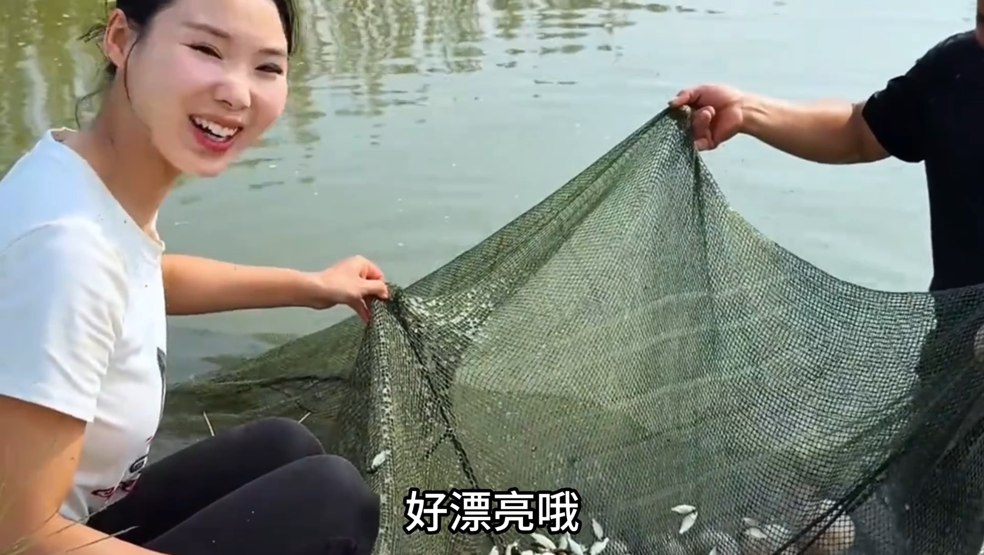 三袋鱼苗换一口荒鱼塘，到底是赚是亏#农村生活 #户外 #三农 #