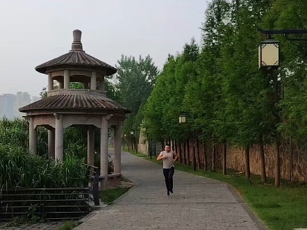 人一旦堕落，哪怕是短暂的几年，上帝就会以最快的速度，收走你的天