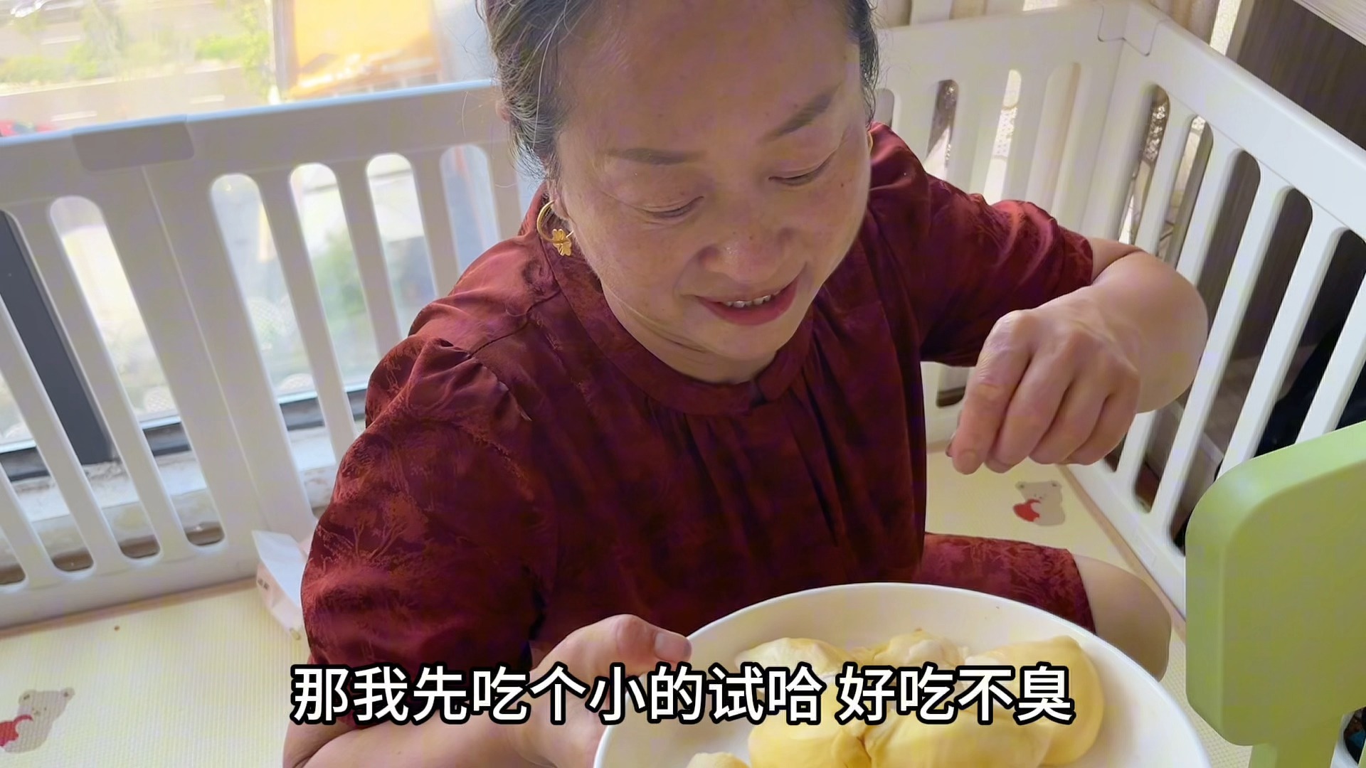 老妈心疼我平时带两个孩子，帮我把家里收拾的干干净净，太勤快了