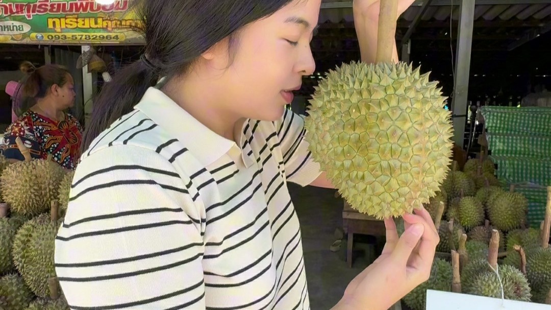 带泰国媳妇和女儿回南部，与刚从中国回来的家人相聚，小姨子：我想