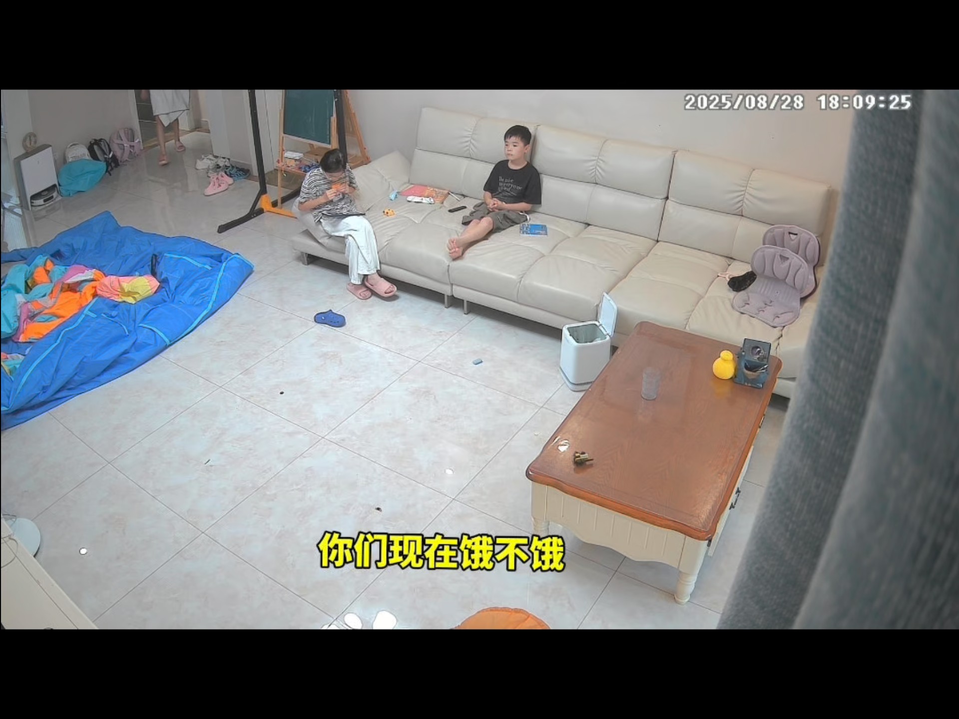 看完监控，我觉得我可以考虑给自己安排一场旅行了！