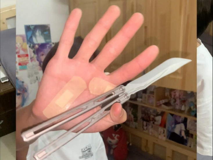 起床第一件事是？