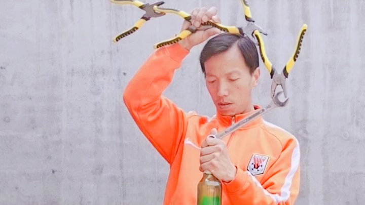 【中国平衡术】平衡术王，听说你们叫我啤酒瓶王？