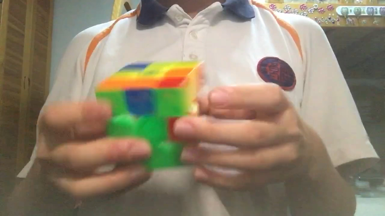 相册里扒到的我玩魔方一周时的视频，很菜致歉勿喷。