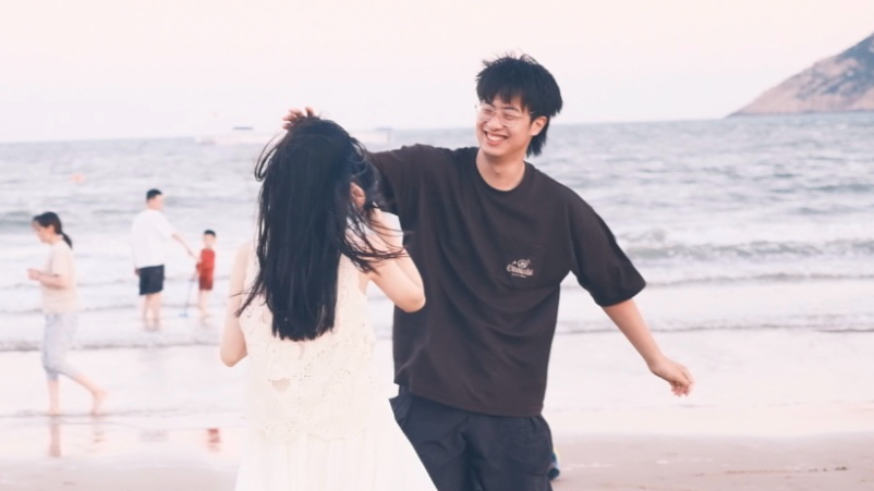 大一 | 中美异国 | 他在笑 她在闹～