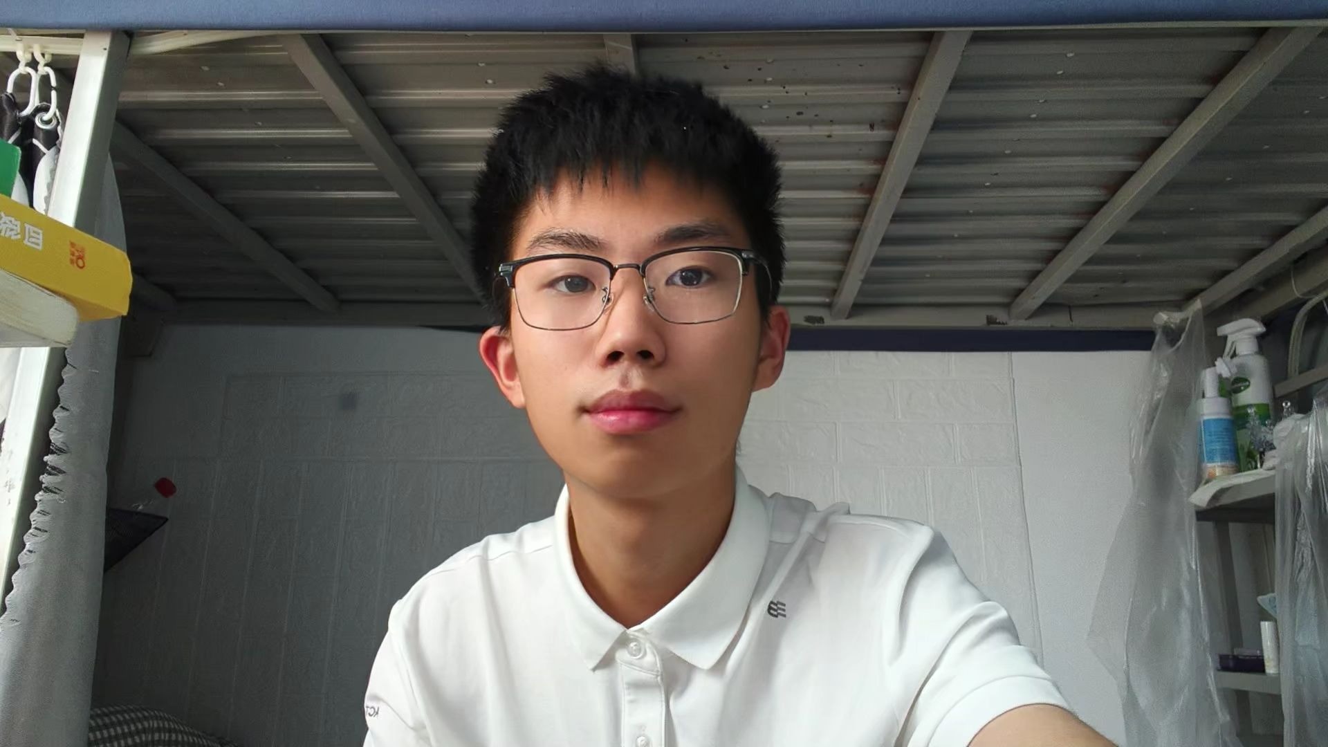 小镇做题文艺男大独自过七夕后的深夜emo