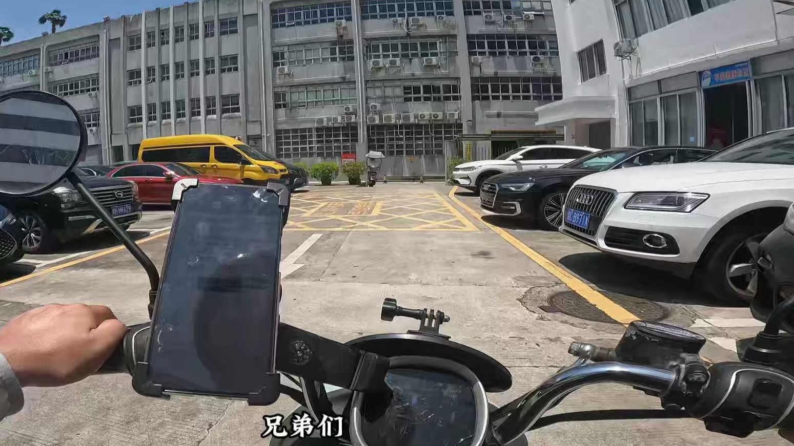 取餐时间比送餐时间都要久，所以你们不要摧骑手，要摧商家