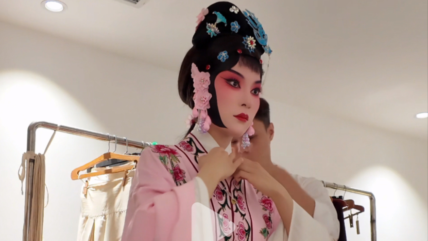 vlog｜97年戏曲女演员在上海认真生活的一天2025-46一个人最幸