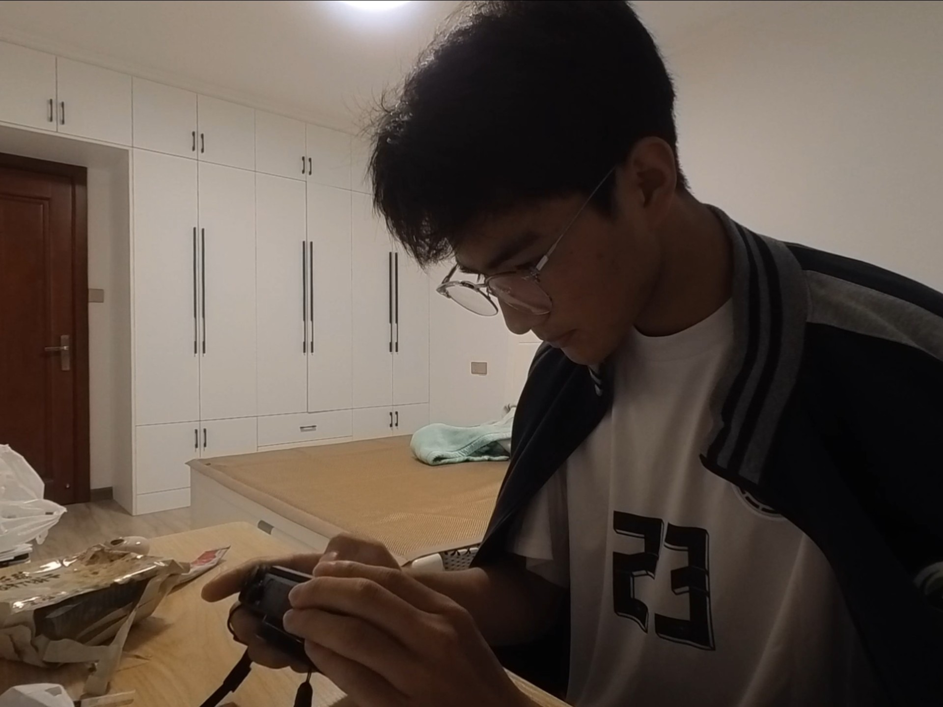 你说高中生活如死水