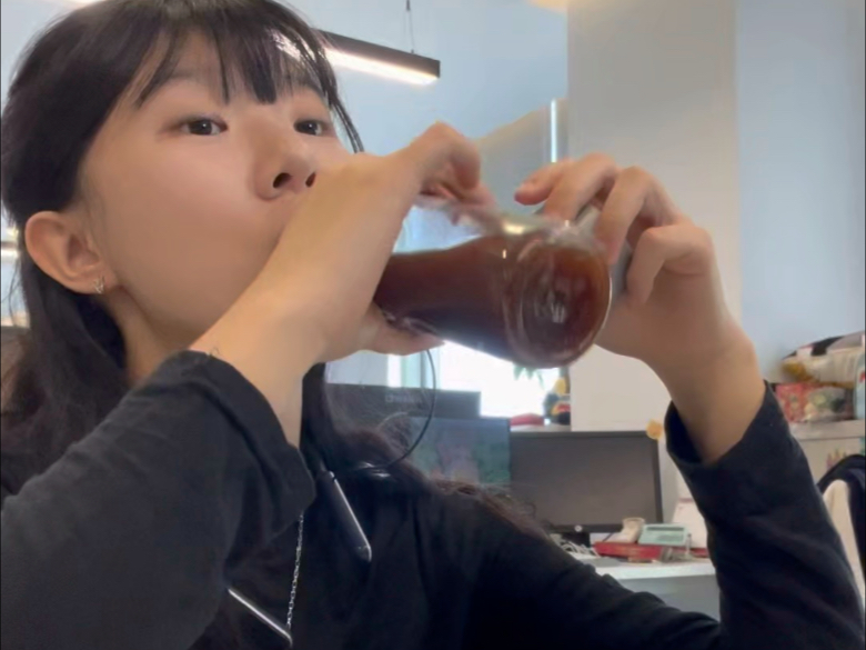 老鼠女的一天