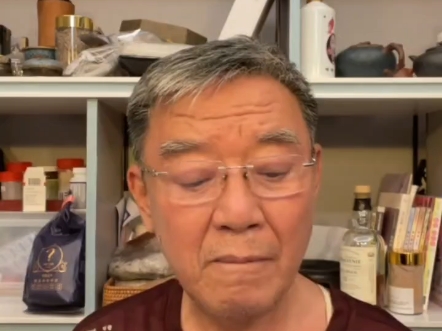 李立群：回到台北的家了，喝点