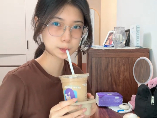欢迎收看一个还没有放假的女大回校vlog